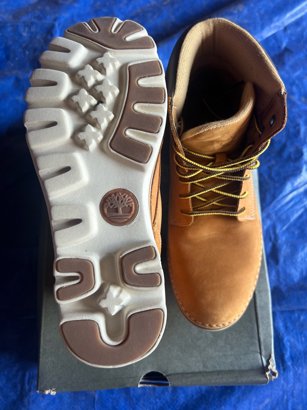 Timberland Women's Tan Lace-Up Leather Boots - Picture 3 of 3
